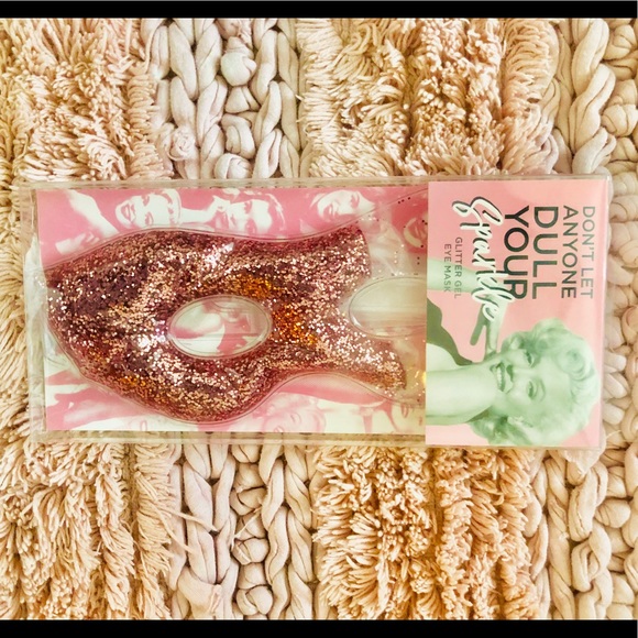 Pink Glitter Gel Eye Mask - Picture 2 of 6